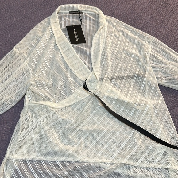 pretty little thing white textured mesh wrap blouse Sz 12 NWT - Picture 8 of 8